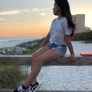 Meet your Posher, Estela